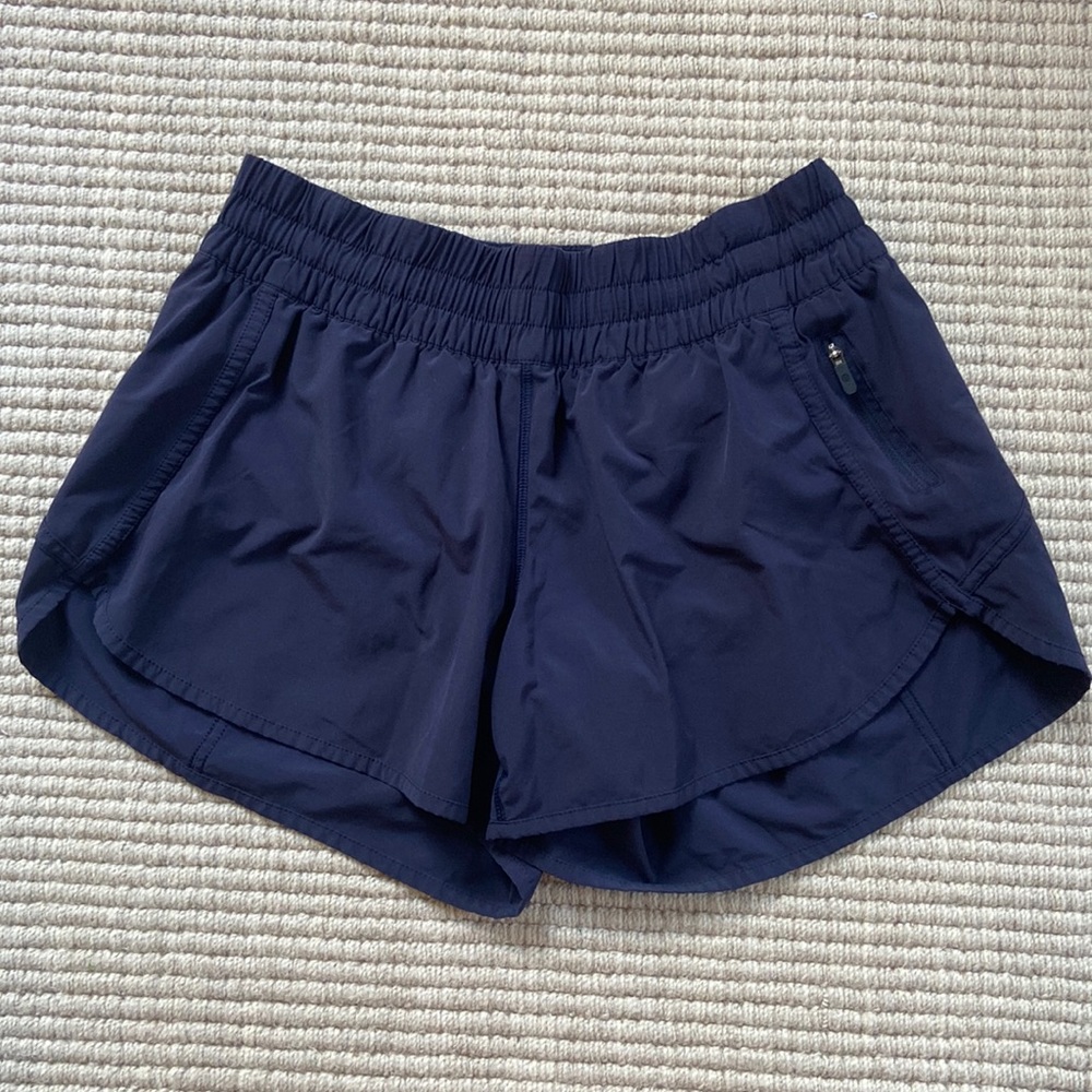 Lululemon tracker shorts
